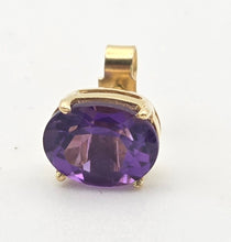 Load image into Gallery viewer, Vintage: 18ct Gold Purple Amethyst Solitaire Stud Earrings