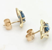 Load image into Gallery viewer, 2044 Vintage: 9ct Gold Swiss Blue Topaz Stud Earrings