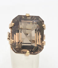Load image into Gallery viewer, 2333 Vintage: large 9ct Gold Square Cu Smokey Quartz Statement Ring