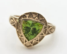 Load image into Gallery viewer, 2232 9ct gold Shield-- Cut Peridot Ornate Signet Ring