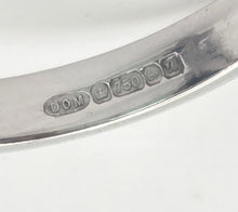 Load image into Gallery viewer, 6440 Vintage: 18ct White Gold Ceylon Blue Sapphire Diamonds Cluster Ring