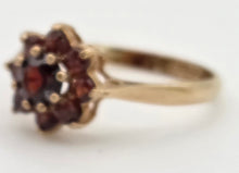 Load image into Gallery viewer, 0118 Vintage: 9ct Gold 9 Garnets Daisy Flower Head Ring- From 1975
