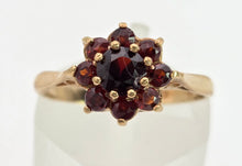 Load image into Gallery viewer, 0118 Vintage: 9ct Gold 9 Garnets Daisy Flower Head Ring- From 1975