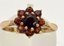 Load image into Gallery viewer, 0118 Vintage: 9ct Gold 9 Garnets Daisy Flower Head Ring- From 1975