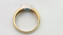 Load image into Gallery viewer, 2397 Vintage: 9ct Gold Cabochon Cut Swiss Blue Topaz Signet Ring