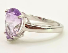 Load image into Gallery viewer, 6422 Vintage: 9ct White Gold Pear-Cut Lilac Amethyst Ring