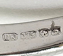 Load image into Gallery viewer, 6422 Vintage: 9ct White Gold Pear-Cut Lilac Amethyst Ring