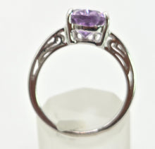 Load image into Gallery viewer, 6422 Vintage: 9ct White Gold Pear-Cut Lilac Amethyst Ring