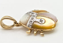 Cargar imagen en el visor de la galería, 2510 Vintage & Rare 18ct Gold Beetle Pendant Diamonds Moonstone Heliodor