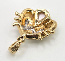 Cargar imagen en el visor de la galería, 2510 Vintage & Rare 18ct Gold Beetle Pendant Diamonds Moonstone Heliodor