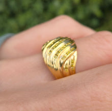 Load image into Gallery viewer, 0991 Vintage: Statement 9ct Gold 42 Yellow Diamonds Dress Ring