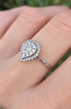 Load image into Gallery viewer, 2375 Vintage: 18ct White Gold 32 Natural Diamonds (0.5ct) Ring