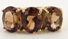 Load image into Gallery viewer, 6421 Vintage & Rare 9ct Gold Smokey Quartz Trilogy Ring