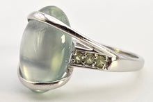 Cargar imagen en el visor de la galería, 2460 Vintage Rare 9ct White Gold Mint Green Prehnites Cocktail Ring