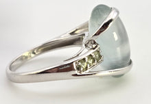 Cargar imagen en el visor de la galería, 2460 Vintage Rare 9ct White Gold Mint Green Prehnites Cocktail Ring