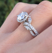 Load image into Gallery viewer, 2418: Platinum Exceptional 1ct Central Diamond (GIA CERT) Ring - D Colour- The finest