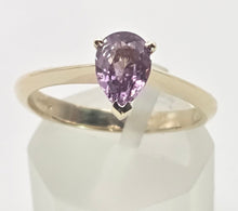 Load image into Gallery viewer, 0612: Vintage 9ct Gold Pear Cut Purple Padparadscha Sapphire (1.09ct) Solitaire Ring