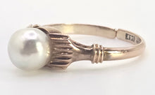 Load image into Gallery viewer, 2313 Vintage 14ct Single Cultured Pearl Ring- Adjustable
