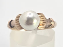 Load image into Gallery viewer, 2313 Vintage 14ct Single Cultured Pearl Ring- Adjustable