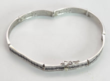 Load image into Gallery viewer, 2379: Vintage 9ct White Gold Black & White Natural Diamonds Bracelet (18cm)
