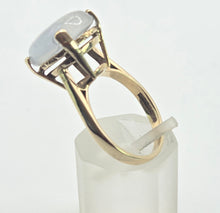 Load image into Gallery viewer, 1943: Vintage 9ct Gold Large Cabochon Cut Moonstone Ring