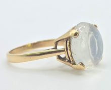 Load image into Gallery viewer, 1943: Vintage 9ct Gold Large Cabochon Cut Moonstone Ring