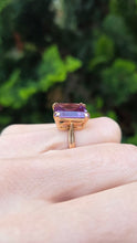 Load image into Gallery viewer, 6246Vintage: 18ct Gold Emerald Cut Purple Sapphire Ring