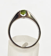 Load image into Gallery viewer, 2200: Vintage: Platinum Green Garnet Tsavorite Solitaire Ring
