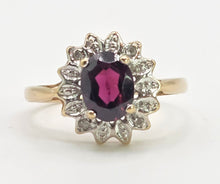 Cargar imagen en el visor de la galería, 2566: Vintage 9ct Gold Red Garnet Diamonds Flower Head Ring