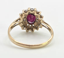 Cargar imagen en el visor de la galería, 2566: Vintage 9ct Gold Red Garnet Diamonds Flower Head Ring