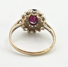 Cargar imagen en el visor de la galería, 2566: Vintage 9ct Gold Red Garnet Diamonds Flower Head Ring