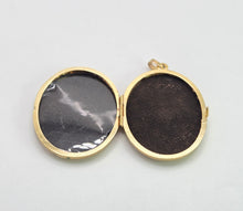 Load image into Gallery viewer, 2602: Vintage: 9ct Gold Large Photo Locket/Pendant