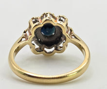 Cargar imagen en el visor de la galería, 0630: Vintage 18ct Gold French Blues Sapphire Diamonds Flower Head Cluster Ring