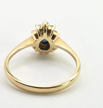 Load image into Gallery viewer, 0632: Vintage 18ct Gold Cornflower Blue Sapphire Diamonds Cluster Ring
