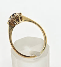 Load image into Gallery viewer, 0632: Vintage 18ct Gold Cornflower Blue Sapphire Diamonds Cluster Ring