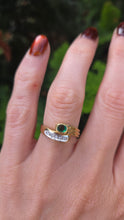 Load image into Gallery viewer, 6290 Vintage: 18ct Gold Emerald Diamonds Snake Head Ring