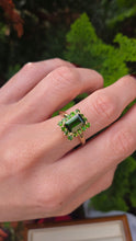 Load image into Gallery viewer, 6291 Vintage: 9ct Gold 15 Green Diopside Geometric Set Ring