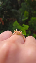 Load image into Gallery viewer, 6291 Vintage: 9ct Gold 15 Green Diopside Geometric Set Ring