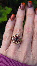Load image into Gallery viewer, 6321 Vintage: 9ct Gold Rich Red Garnets Floral Custer Ring- Pre-1975- Flower power