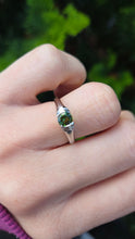 Load image into Gallery viewer, 2200: Vintage: Platinum Green Garnet Tsavorite Solitaire Ring