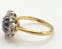 Load image into Gallery viewer, 2693: Vintage 18ct Gold Cornflower Blue Sapphire Diamonds (0.6ct) Cluster Ring