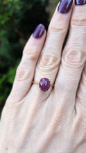 Cargar imagen en el visor de la galería, 2473: Vintage 9ct Gold Cabochon Ruby Solitaire Ring- From 1977