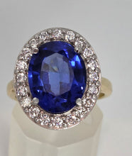 Load image into Gallery viewer, 2622: 18ct Gold Cornflower Blue Sapphire (10.65ct) Diamonds Diana Cluster Ring- Exceptional