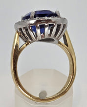 Load image into Gallery viewer, 2622: 18ct Gold Cornflower Blue Sapphire (10.65ct) Diamonds Diana Cluster Ring- Exceptional