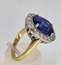 Load image into Gallery viewer, 2622: 18ct Gold Cornflower Blue Sapphire (10.65ct) Diamonds Diana Cluster Ring- Exceptional