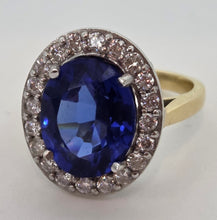 Load image into Gallery viewer, 2622: 18ct Gold Cornflower Blue Sapphire (10.65ct) Diamonds Diana Cluster Ring- Exceptional