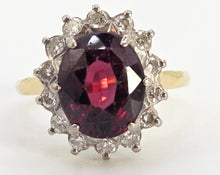 Cargar imagen en el visor de la galería, 2740: Vintage 18ct Gold Pyrope Garnet 14 Diamonds Diana Cluster Ring