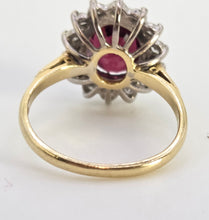 Cargar imagen en el visor de la galería, 2740: Vintage 18ct Gold Pyrope Garnet 14 Diamonds Diana Cluster Ring