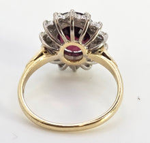 Cargar imagen en el visor de la galería, 2740: Vintage 18ct Gold Pyrope Garnet 14 Diamonds Diana Cluster Ring