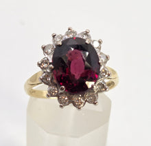 Cargar imagen en el visor de la galería, 2740: Vintage 18ct Gold Pyrope Garnet 14 Diamonds Diana Cluster Ring